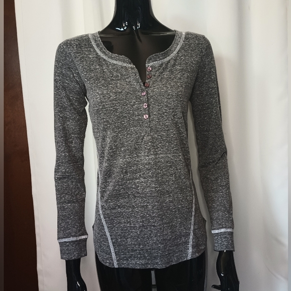 Derek Heart Tops - Derek Heart Womens Y2K Henley Top Medium Gray Burnout Fitted Layers Skater